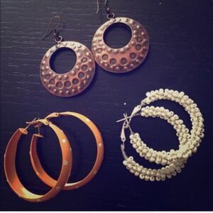 [Earrings (pair of 3)